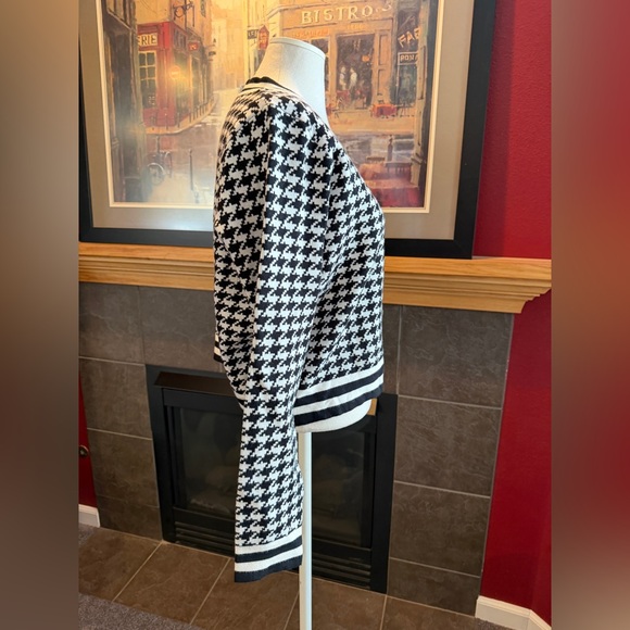 Black and White Houndstooth Cardigan - Picture 4 of 10